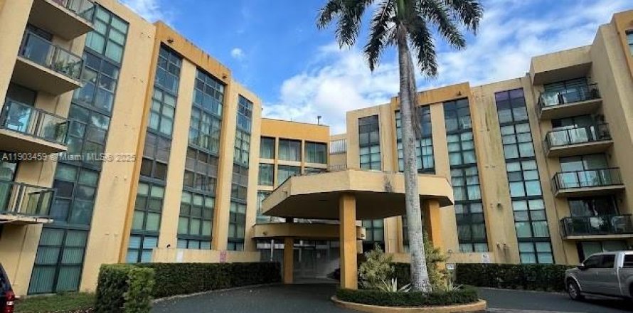 Condominio en Miami, Florida, 2 dormitorios  № 1954413