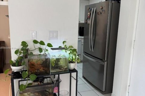 Condominio en alquiler en Miami, Florida, 2 dormitorios, 83.43 m2 № 1954413 - foto 7