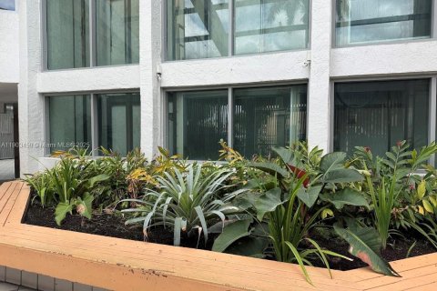 Condominio en alquiler en Miami, Florida, 2 dormitorios, 83.43 m2 № 1954413 - foto 24