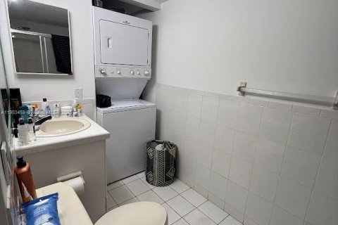 Condominio en alquiler en Miami, Florida, 2 dormitorios, 83.43 m2 № 1954413 - foto 14