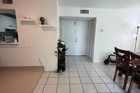 Condominio en alquiler en Miami, Florida, 2 dormitorios, 83.43 m2 № 1954413 - foto 11