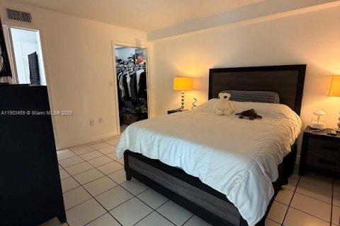 Condominio en alquiler en Miami, Florida, 2 dormitorios, 83.43 m2 № 1954413 - foto 13