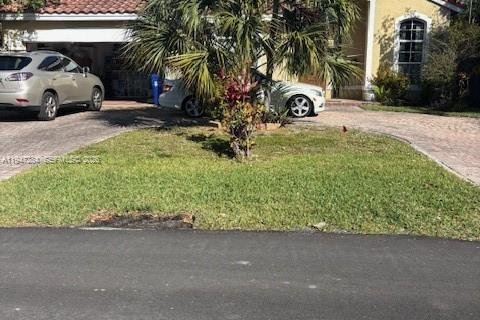 House in Pompano Beach, Florida 3 bedrooms, 160.91 sq.m. № 2003508 - photo 2