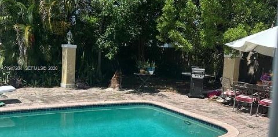 House in Pompano Beach, Florida 3 bedrooms, 160.91 sq.m. № 2003508