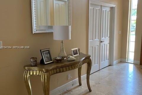 House in Pompano Beach, Florida 3 bedrooms, 160.91 sq.m. № 2003508 - photo 8