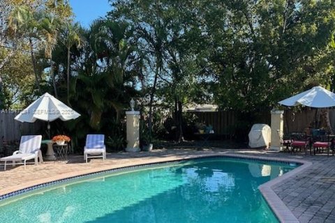 House in Pompano Beach, Florida 3 bedrooms, 160.91 sq.m. № 2003508 - photo 12