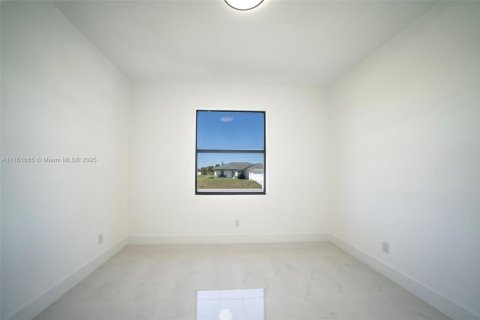 House in Lehigh Acres, Florida 4 bedrooms, 179.02 sq.m. № 1731224 - photo 22
