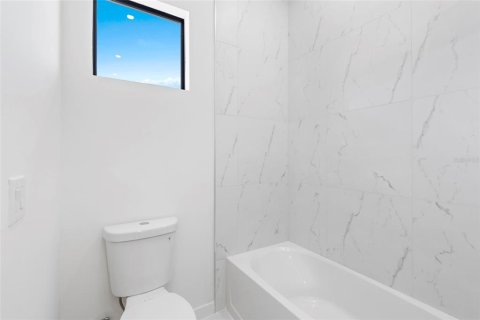 Villa ou maison à louer à Cape Coral, Floride: 4 chambres, 176.89 m2 № 1591861 - photo 29