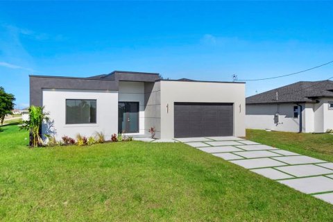Villa ou maison à louer à Cape Coral, Floride: 4 chambres, 176.89 m2 № 1591861 - photo 3