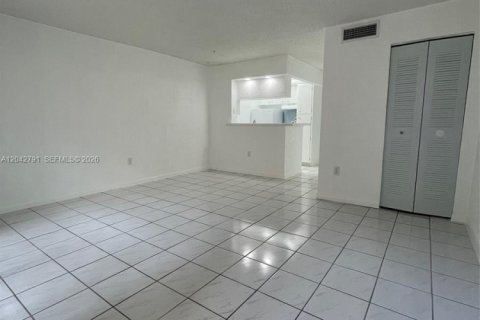 Condo in Miami, Florida, 1 bedroom  № 2184382