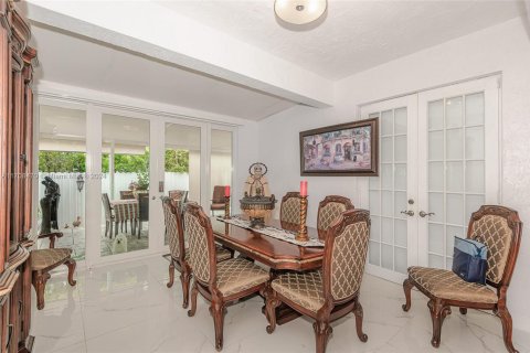 Купить виллу или дом в Майами, Флорида 4 спальни, 181.72м2, № 1460977 - фото 17