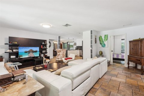 Купить виллу или дом в Эль Портал, Флорида 3 спальни, 200.58м2, № 2067407 - фото 8