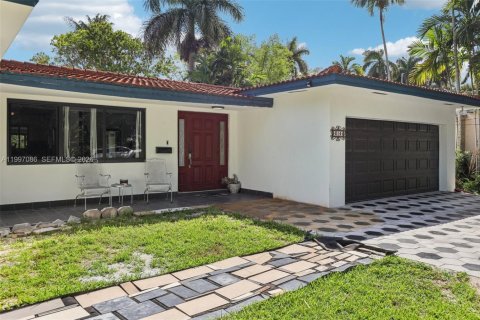 Купить виллу или дом в Эль Портал, Флорида 3 спальни, 200.58м2, № 2067407 - фото 4