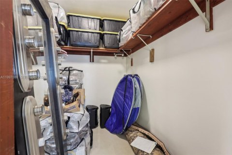 Купить виллу или дом в Эль Портал, Флорида 3 спальни, 200.58м2, № 2067407 - фото 24