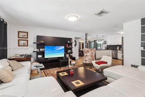 Купить виллу или дом в Эль Портал, Флорида 3 спальни, 200.58м2, № 2067407 - фото 7