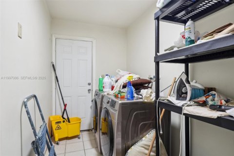 Купить виллу или дом в Эль Портал, Флорида 3 спальни, 200.58м2, № 2067407 - фото 18