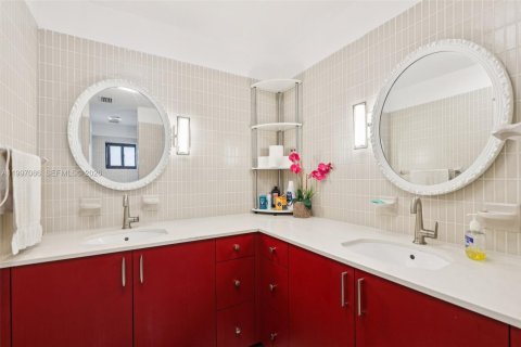 Купить виллу или дом в Эль Портал, Флорида 3 спальни, 200.58м2, № 2067407 - фото 28