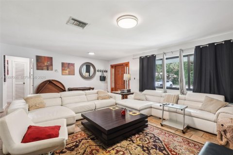 Купить виллу или дом в Эль Портал, Флорида 3 спальни, 200.58м2, № 2067407 - фото 9