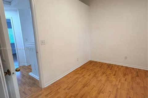 Adosado en venta en Pembroke Pines, Florida, 3 dormitorios, 126.44 m2 № 1993508 - foto 24