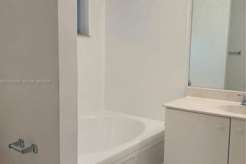 Adosado en venta en Pembroke Pines, Florida, 3 dormitorios, 126.44 m2 № 1993508 - foto 22