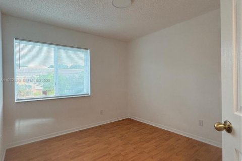 Adosado en venta en Pembroke Pines, Florida, 3 dormitorios, 126.44 m2 № 1993508 - foto 16