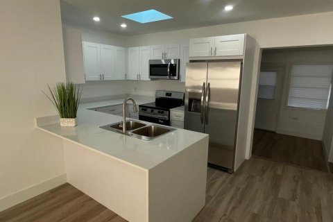 Купить виллу или дом в Порт-Шарлотт, Флорида 8 комнат, 130.99м2, № 1681909 - фото 8