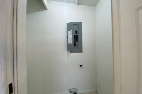 Купить виллу или дом в Порт-Шарлотт, Флорида 8 комнат, 130.99м2, № 1681909 - фото 29