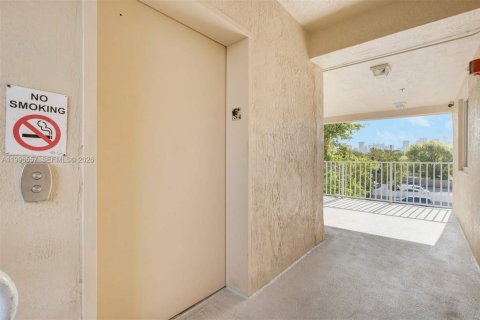Apartment in Miami, Florida 2 bedrooms, 1248.51 sq.m. № 2091302 - photo 18