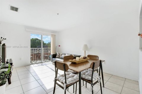 Apartment in Miami, Florida 2 bedrooms, 1248.51 sq.m. № 2091302 - photo 8