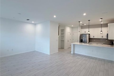 Townhouse in Orlando, Florida 3 bedrooms, 181.16 sq.m. № 2275694 - photo 7