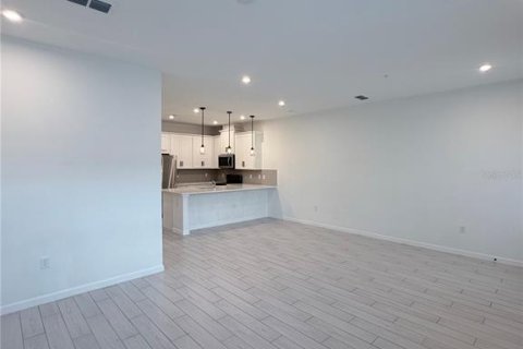 Townhouse in Orlando, Florida 3 bedrooms, 181.16 sq.m. № 2275694 - photo 8