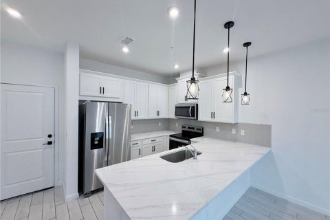 Townhouse in Orlando, Florida 3 bedrooms, 181.16 sq.m. № 2275694