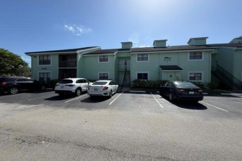 Studio à Condo à Sunrise, Floride  № 2260234