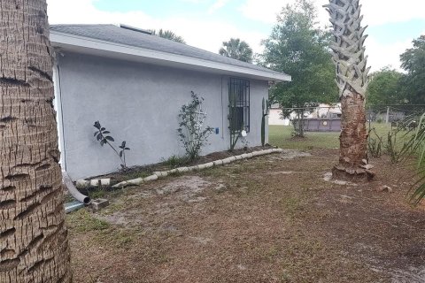 House in DeLand, Florida 3 bedrooms, 107.02 sq.m. № 1629614 - photo 26