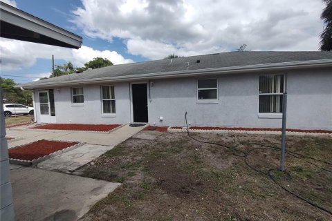 House in DeLand, Florida 3 bedrooms, 107.02 sq.m. № 1629614 - photo 3