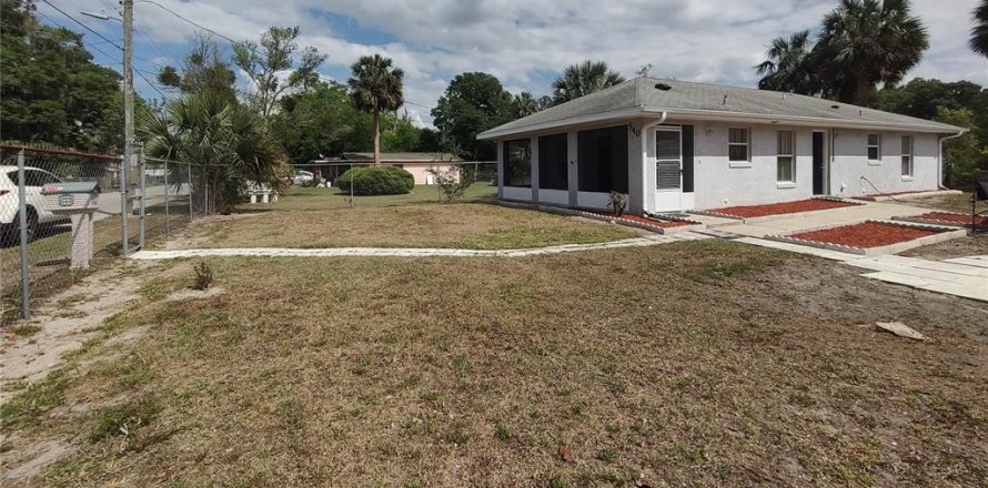 House in DeLand, Florida 3 bedrooms, 107.02 sq.m. № 1629614