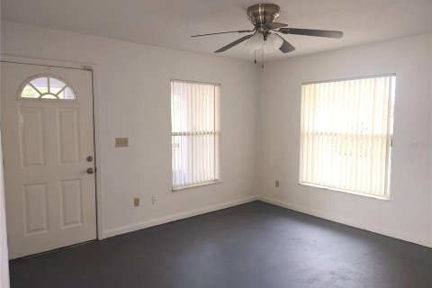 House in DeLand, Florida 3 bedrooms, 107.02 sq.m. № 1629614 - photo 9