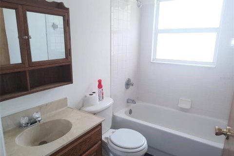 House in DeLand, Florida 3 bedrooms, 107.02 sq.m. № 1629614 - photo 20