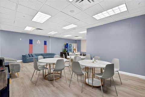 Immobilier commercial à vendre à Orlando, Floride: 215.9 m2 № 2306143 - photo 5