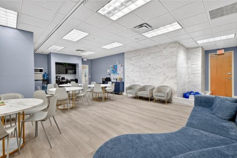 Immobilier commercial à vendre à Orlando, Floride: 215.9 m2 № 2306143 - photo 11