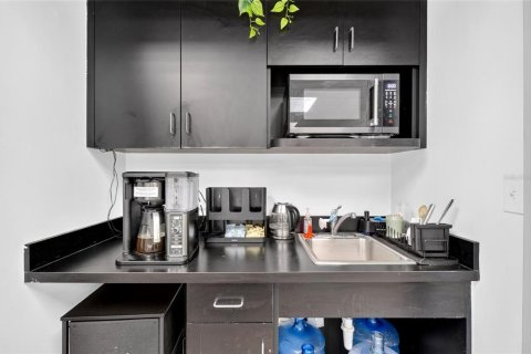 Immobilier commercial à vendre à Orlando, Floride: 215.9 m2 № 2306143 - photo 10