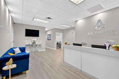 Immobilier commercial à vendre à Orlando, Floride: 215.9 m2 № 2306143 - photo 4