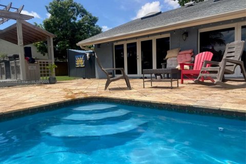 Снять в аренду виллу или дом в Плантация, Флорида 4 спальни, 229м2, № 1946946 - фото 6