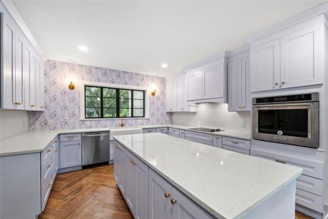 House in Brooksville, Florida 5 bedrooms, 347.45 sq.m. № 1394520 - photo 22
