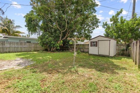 House in Hollywood, Florida 3 bedrooms, 94.76 sq.m. № 2043119 - photo 4