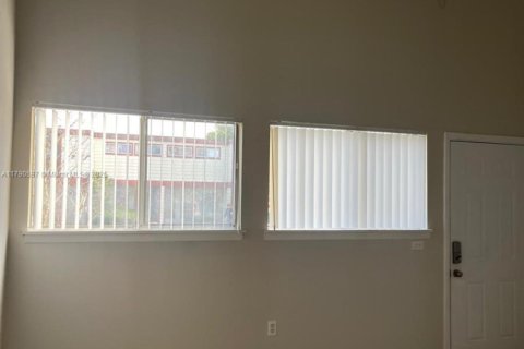 Condominio en venta en Orlando, Florida, 1 dormitorio № 2077039 - foto 7