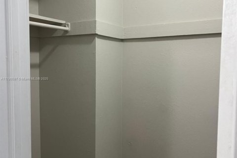 Condominio en venta en Orlando, Florida, 1 dormitorio № 2077039 - foto 12