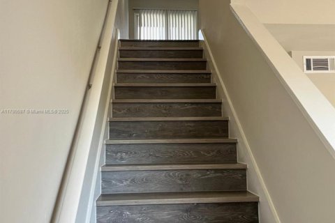 Condominio en venta en Orlando, Florida, 1 dormitorio № 2077039 - foto 17
