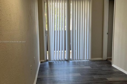 Condominio en venta en Orlando, Florida, 1 dormitorio № 2077039 - foto 15