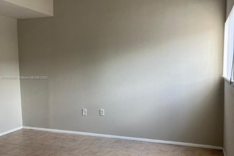 Condominio en venta en Orlando, Florida, 1 dormitorio № 2077039 - foto 5